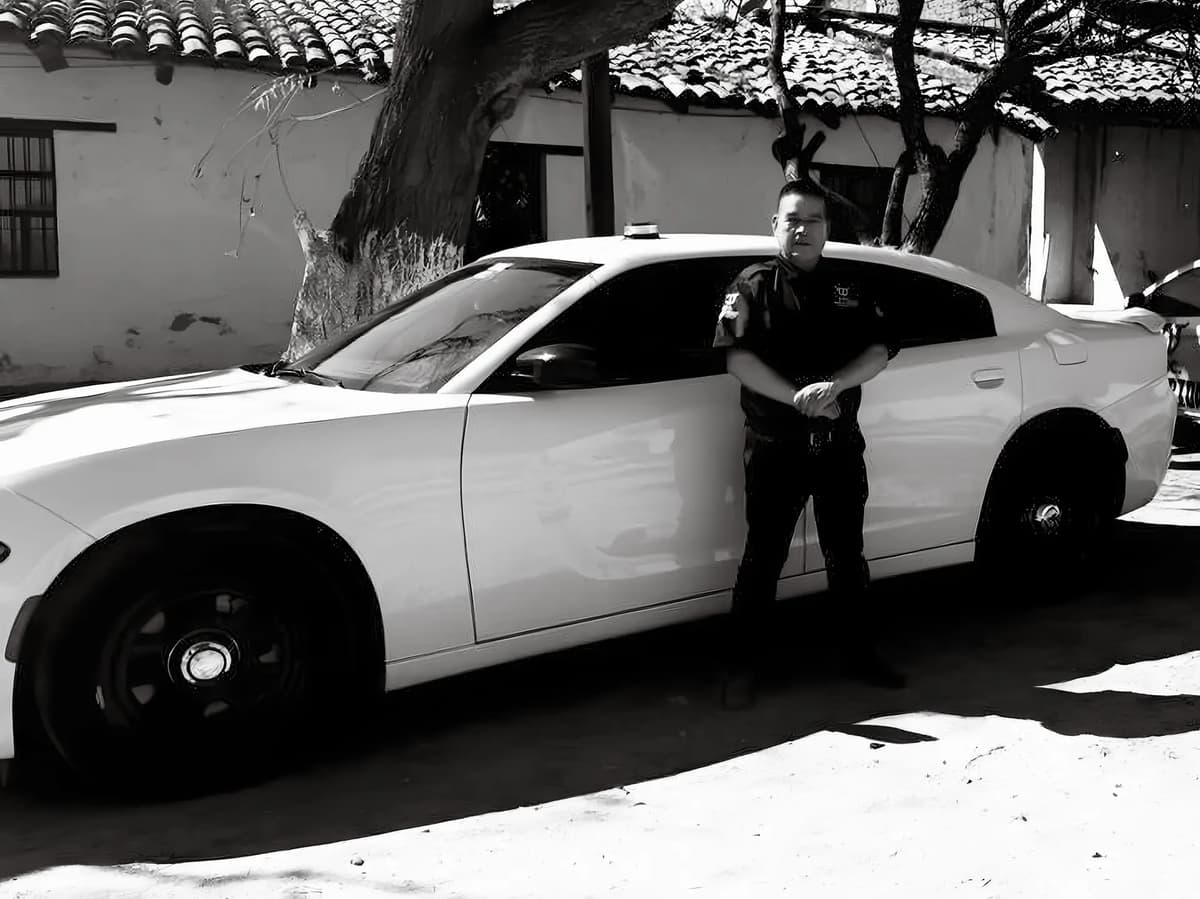 Guardaespaldas protegiendo a un ejecutivo